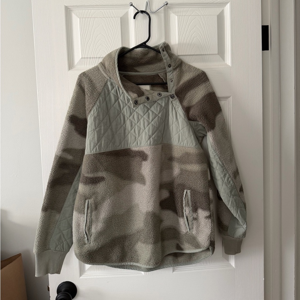 Abercrombie & Fitch Quilted Jacket with Buttons